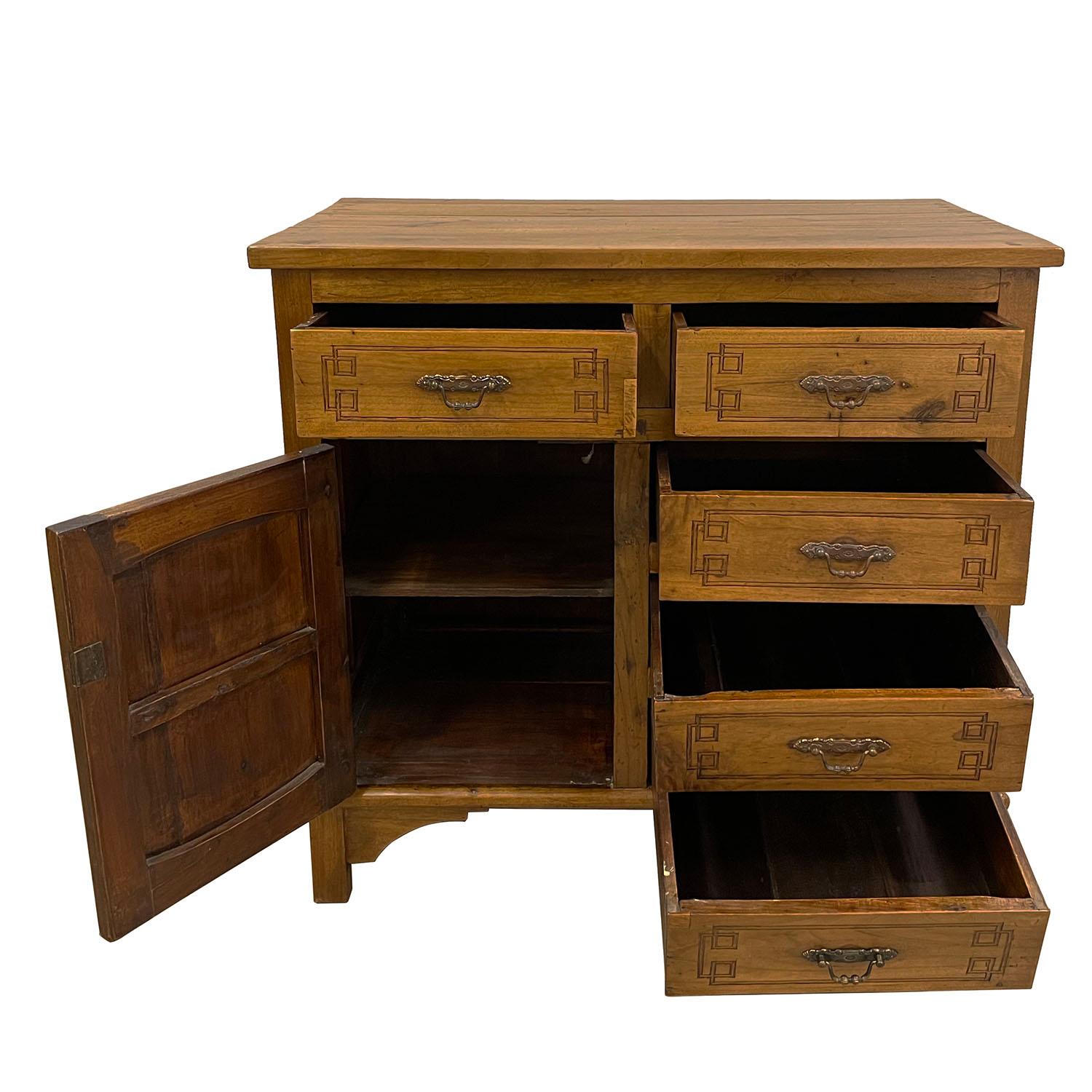 Chinese Export Antique Chinese 5 Drawers Nam Mao 'Nam Wood' Dresser/Side Table, Chest of Drawer For Sale