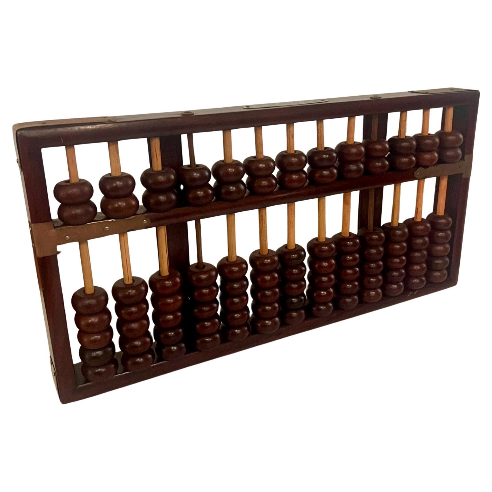 Abacus chinois ancien en acajou avec accents en laiton