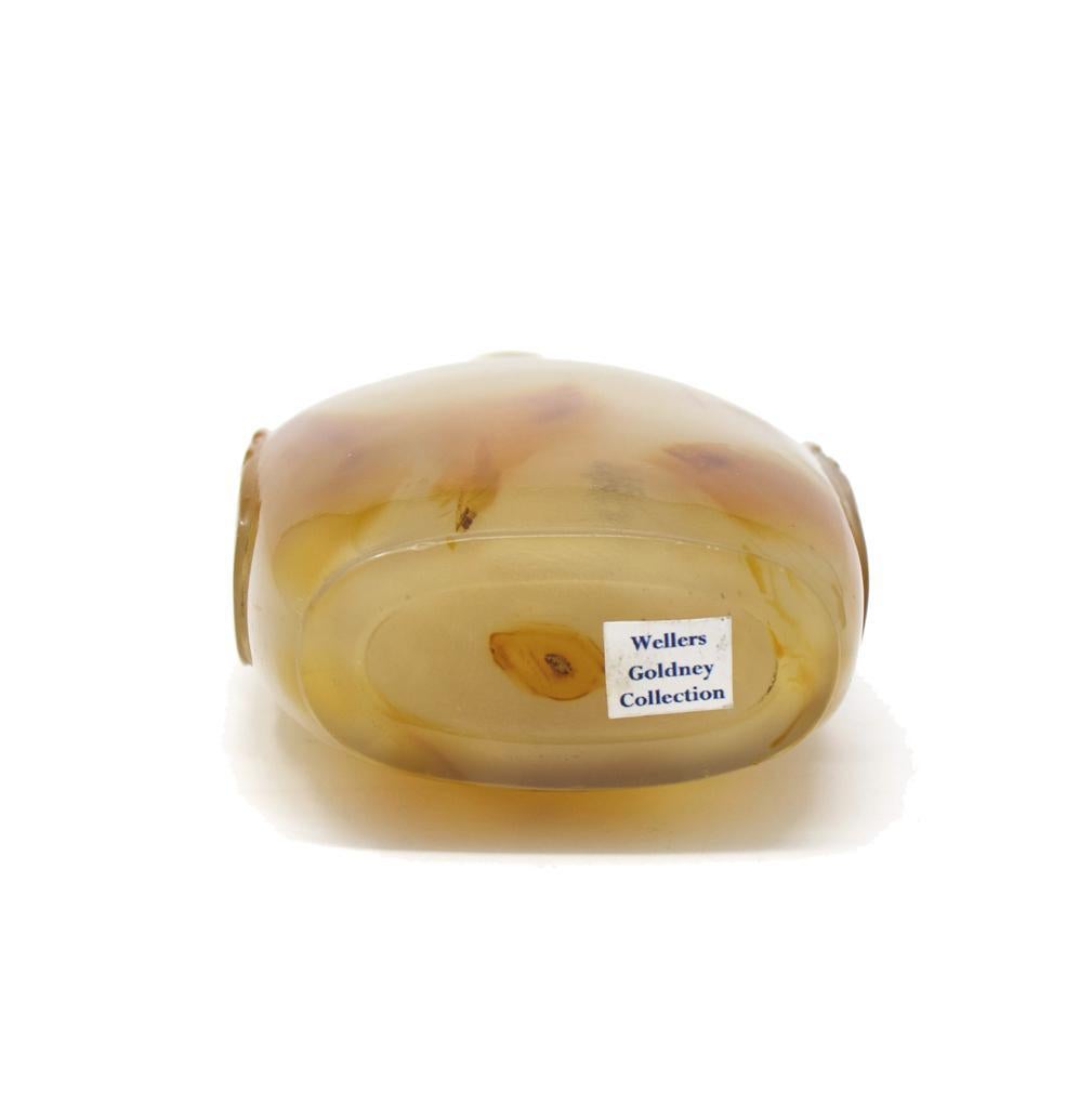 Antique Chinese Agate Master Snuff Bottle In Good Condition For Sale In Point Richmond, CA