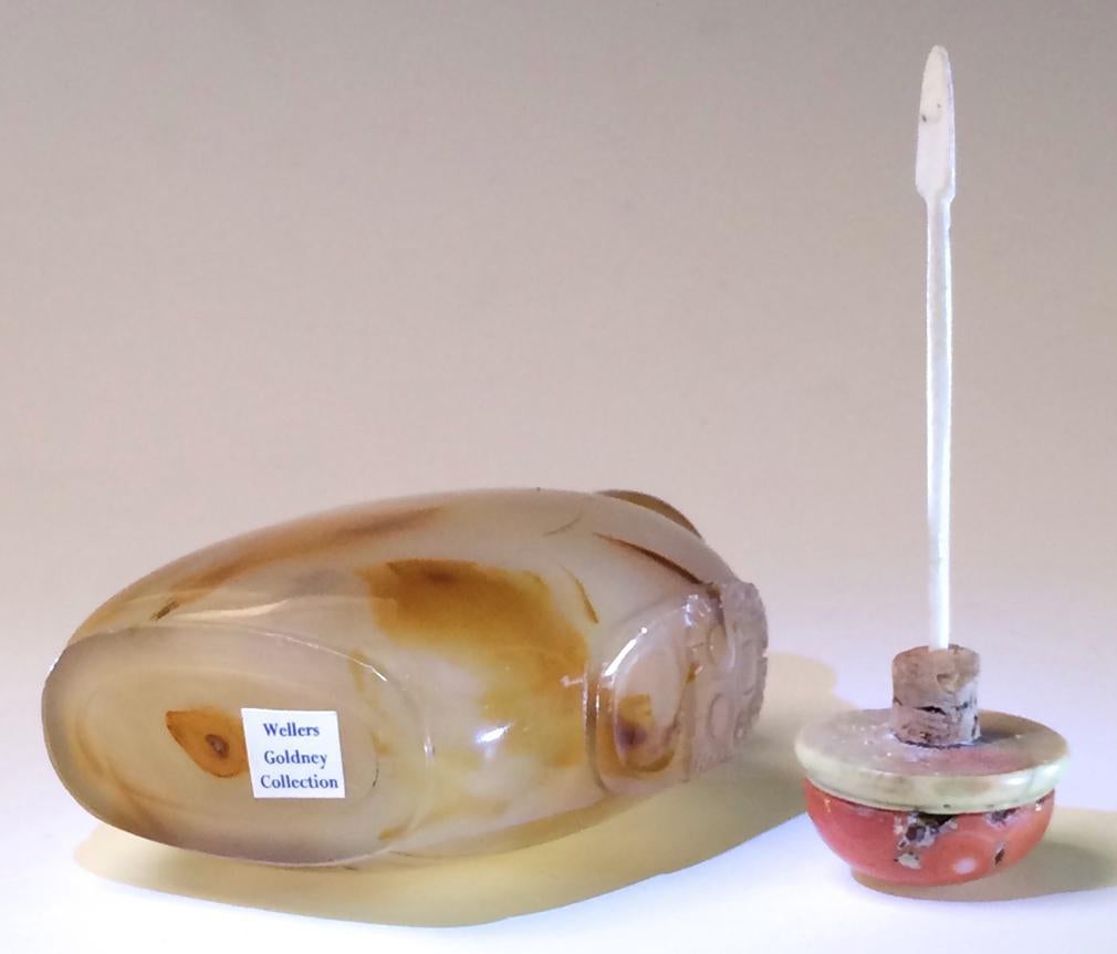 Antique Chinese Agate Master Snuff Bottle For Sale 1