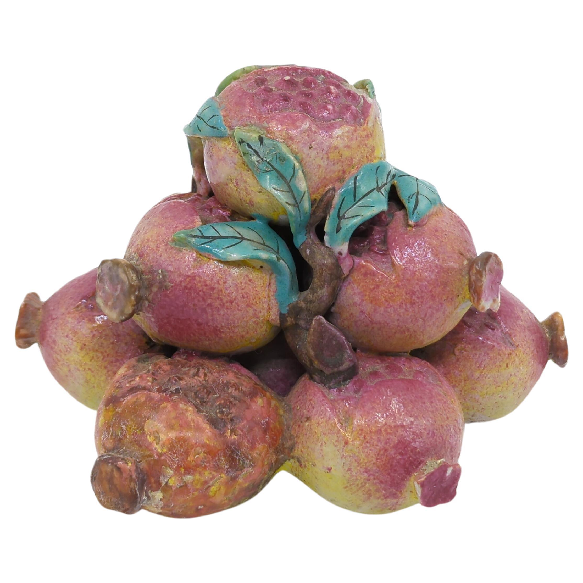 Antike chinesische Alter Obst Granatapfel Pyramide Famille Rose Fencai Ende Qing (Porzellan) im Angebot