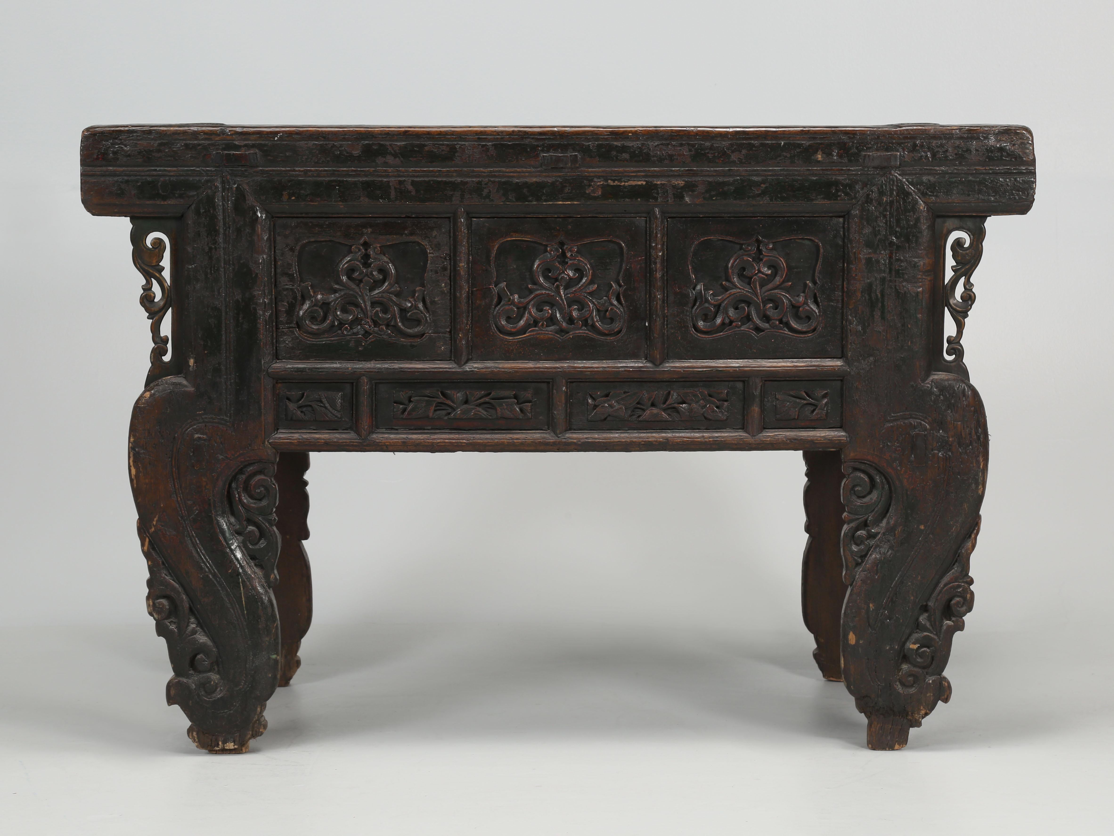 Antique Chinese Alter Table Beautifully Hand-Carved circa 1900 For Sale 10