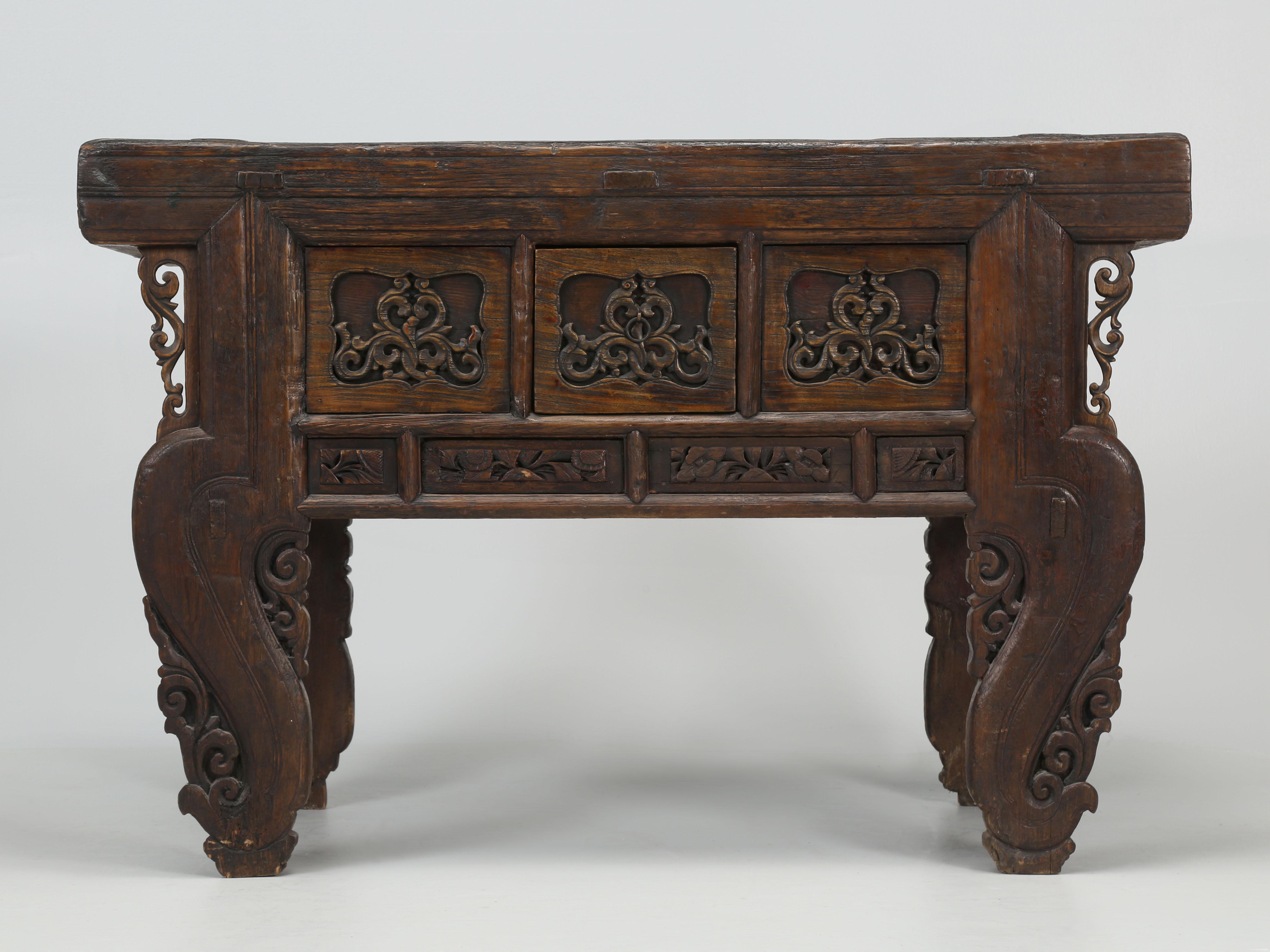 Antique Chinese Alter Table Beautifully Hand-Carved circa 1900 For Sale 3