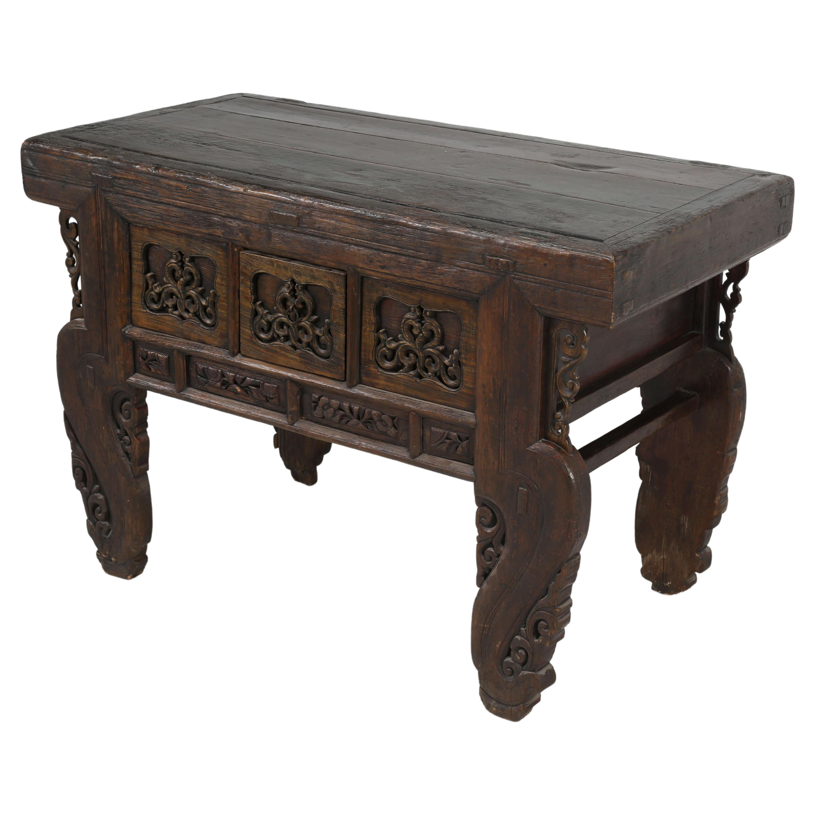 Antique Chinese Alter Table Beautifully Hand-Carved circa 1900 For Sale
