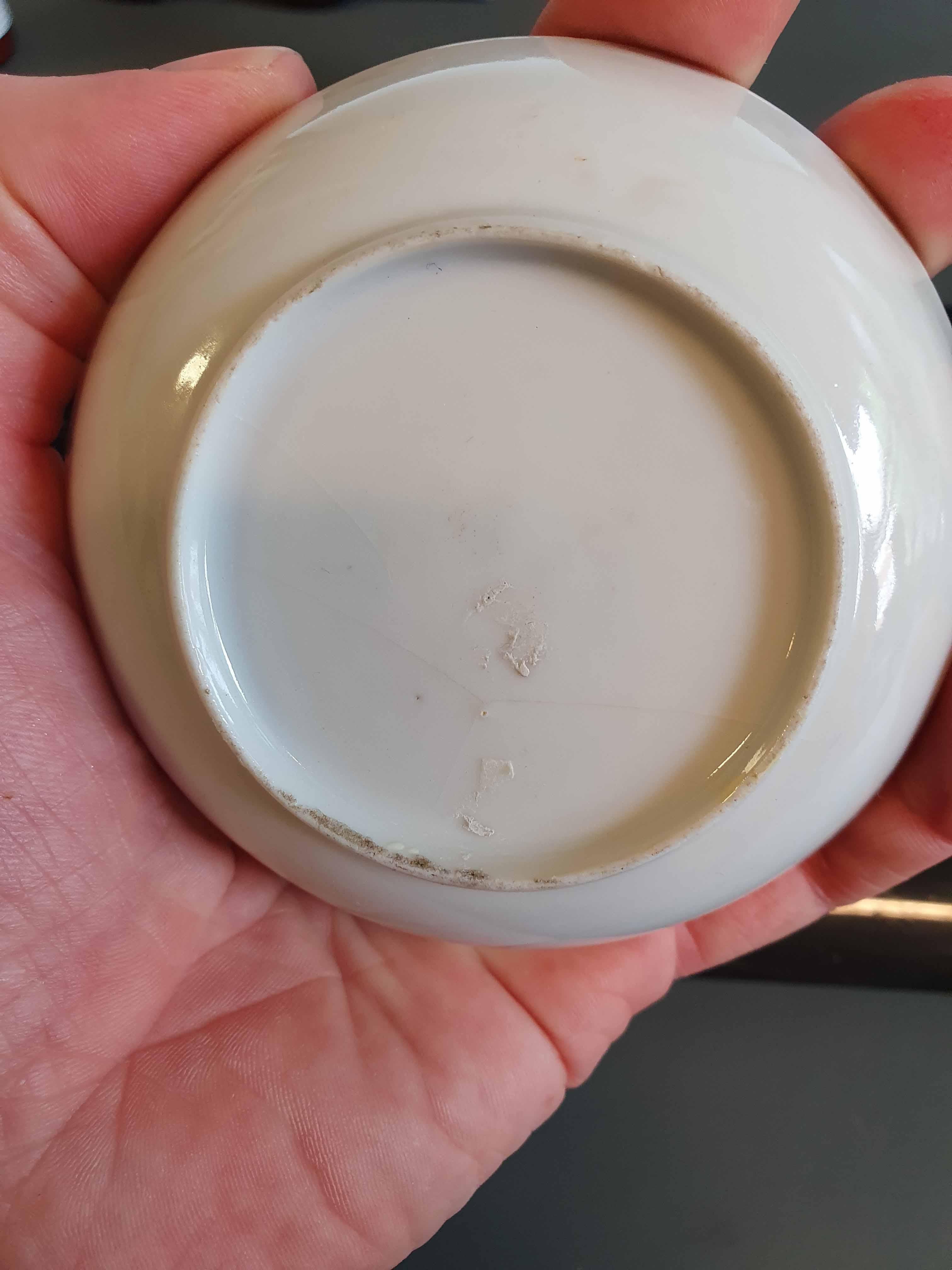 Qing Antique Chinese Armorial Tea Bowl Porcelain Qianlong China ca 1775 For Sale