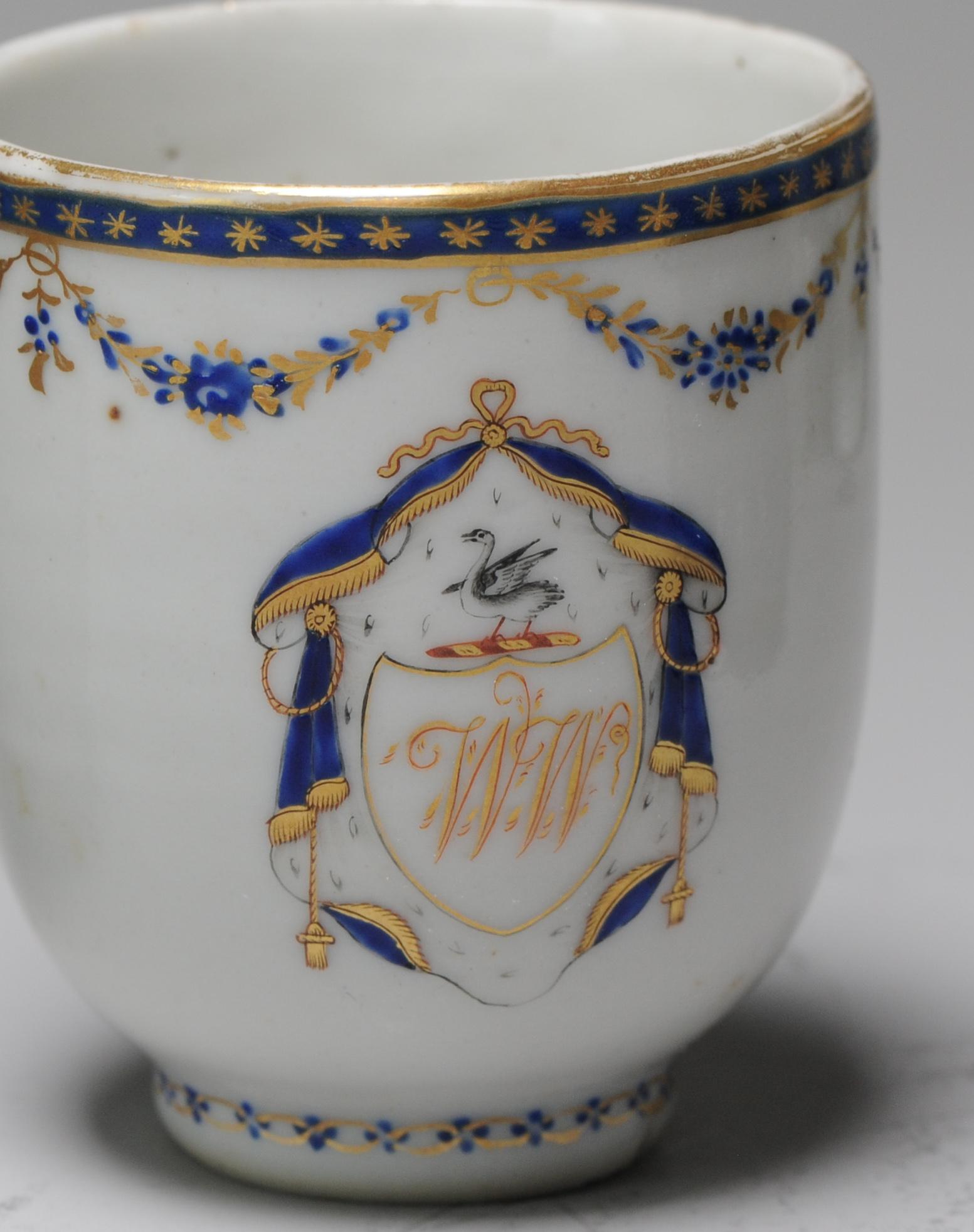 Service à thé chinois ancien en porcelaine Qianlong de la famille armoriée datant de la Seconde Guerre mondiale, 18e siècle, Chine en vente 1