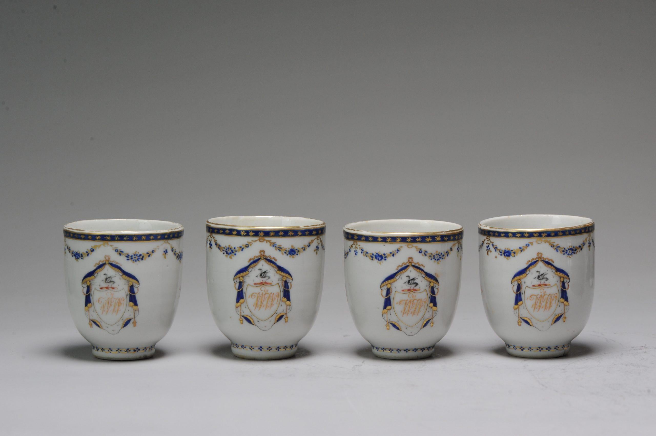 Description

Un bel ensemble de 4 tasses à thé/café armoriées avec le monogramme de la Seconde Guerre mondiale.

Condition
1 tasse avec poignée restaurée. 1 tasse avec une frite à l'intérieur et des piqûres minimales sur le bord de la base, 2