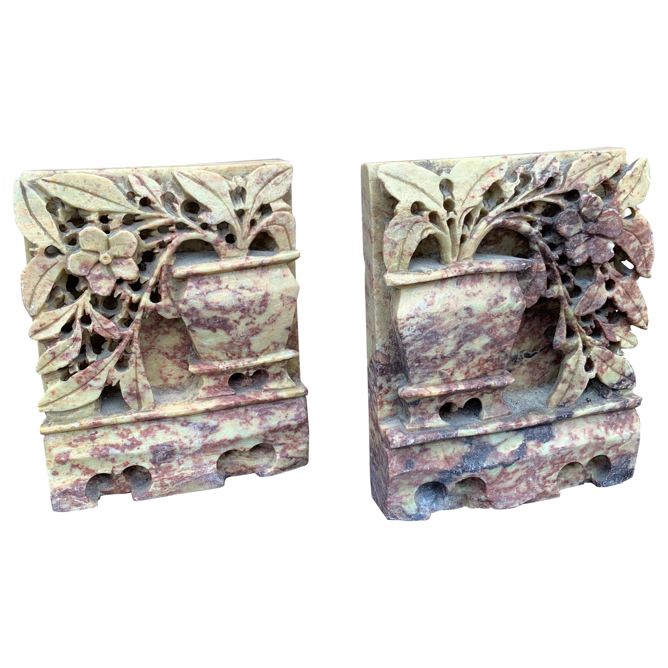 Paire de serre-livres anciens en pierre ollaire sculptée à la main, Art Carved Chinese Art Deco en vente