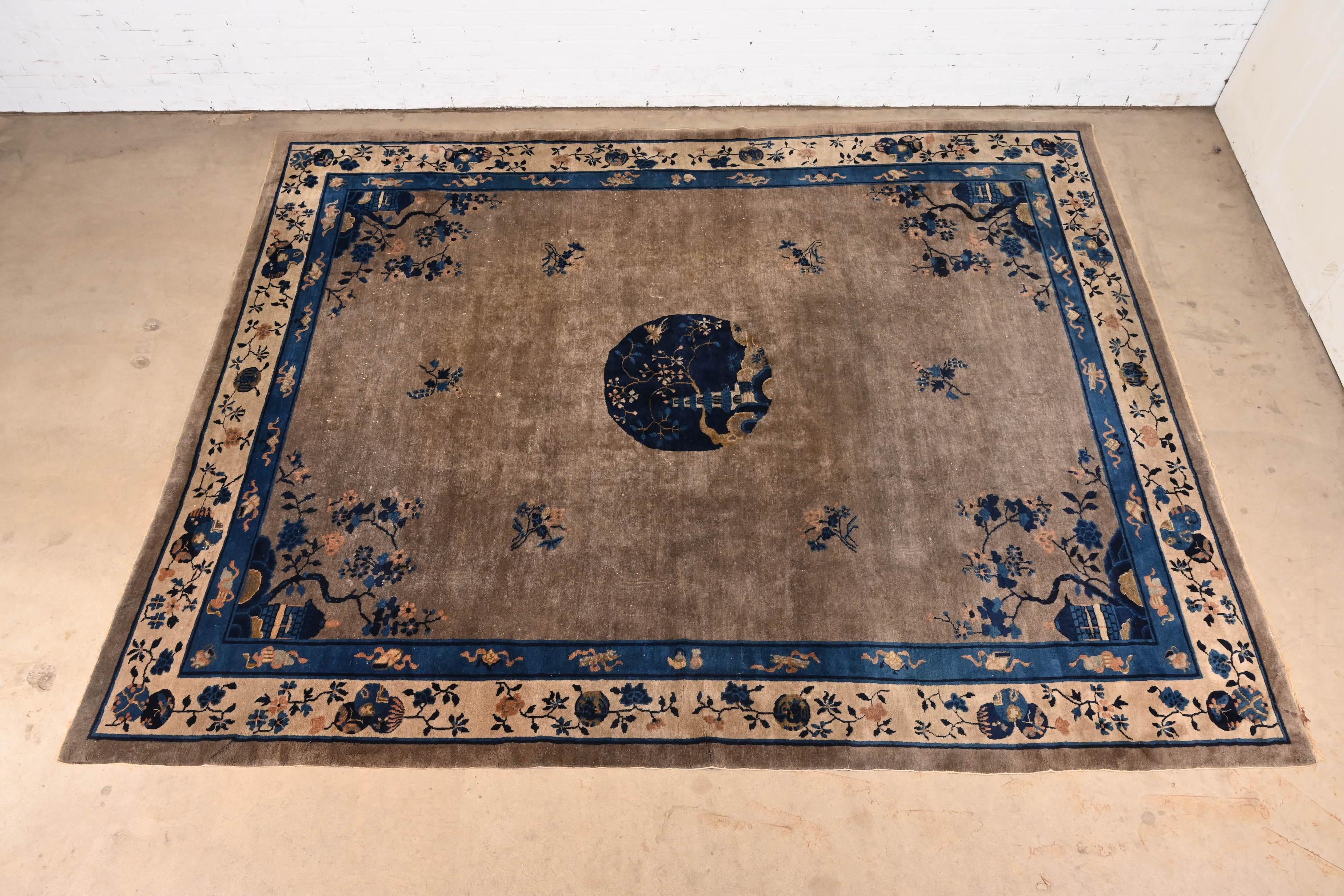Antique Chinese Art Deco Hand-Knotted Room Size Wool Rug, Circa 1920s In Good Condition For Sale In South Bend, IN