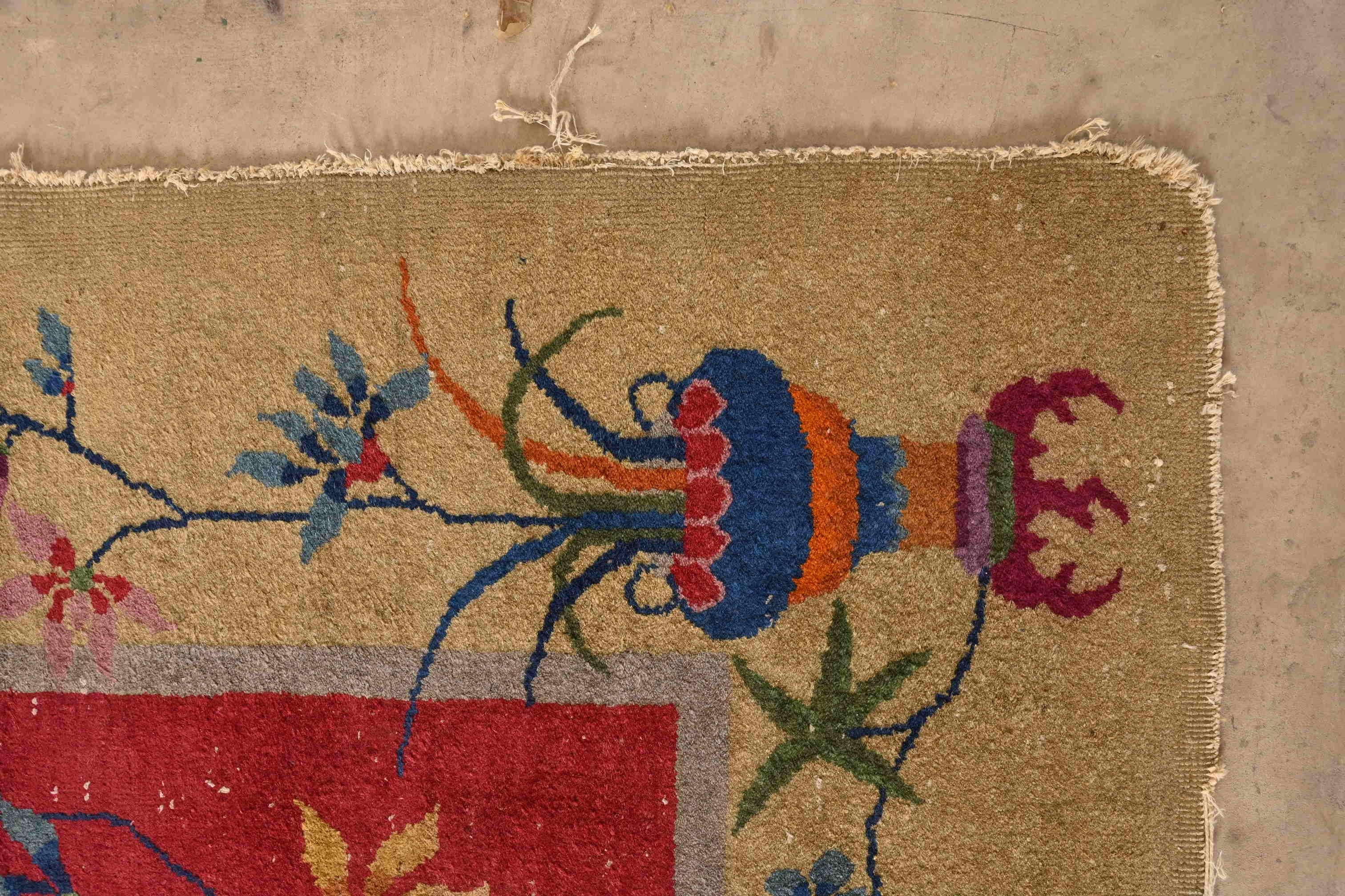 Antique tapis de laine Nichols Rugs, noué à la main, Circa 1920 en vente 1