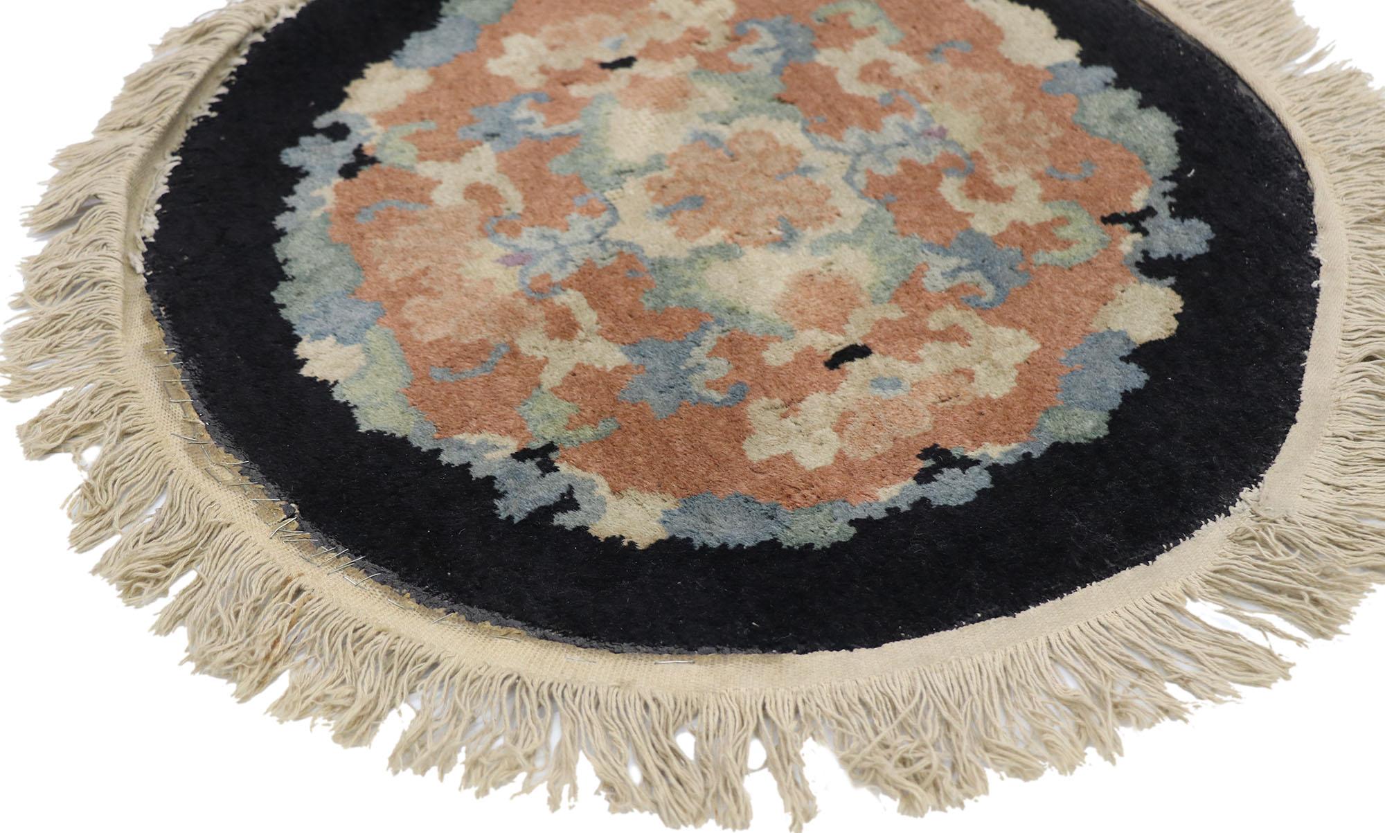 77784, antique Chinese Art Deco Round rug with European Influenced Chinoiserie style. This hand knotted wool antique Chinese Art Deco rug features a subtle all-over arabesque pattern spread across an abrashed field. The style displays a distinct