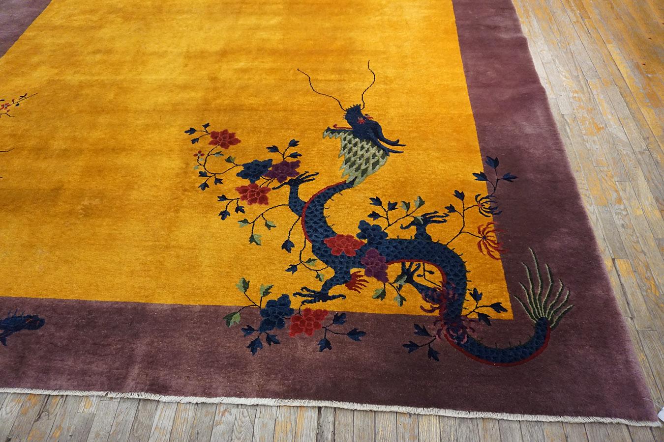 Chinesischer Art-déco-Teppich aus den 1920er Jahren ( 10'' x 13'' - 305 x 396) im Zustand „Gut“ im Angebot in New York, NY