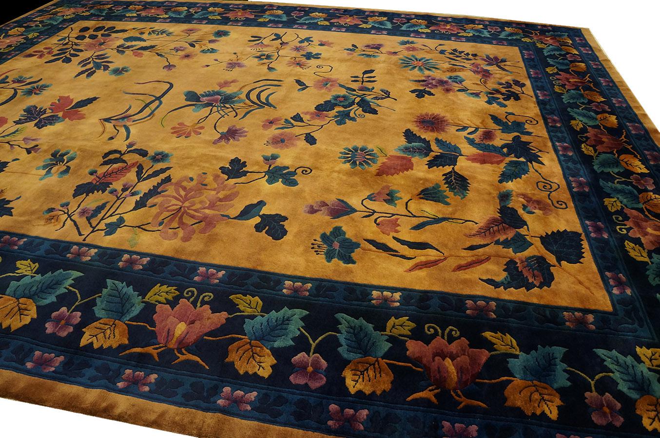 Wool 1920s Chinese Art Deco Carpet (  11' 10'' x 14' 7'' - 360 x 444 cm ) For Sale