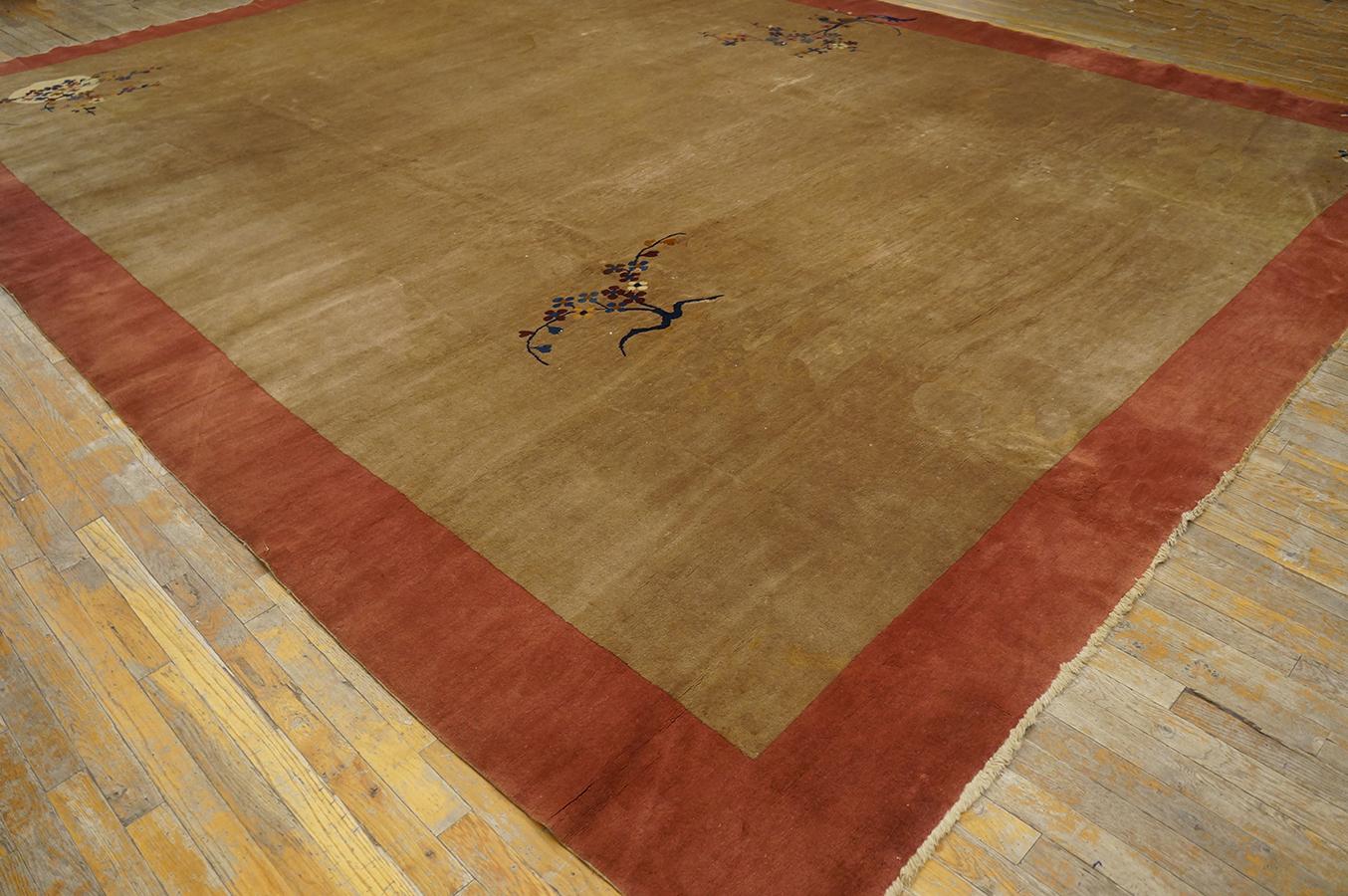 1920s Chinese Art Deco Carpet ( 11' 4'' x 15' 4'' - 345 x 467 cm ) In Good Condition For Sale In New York, NY
