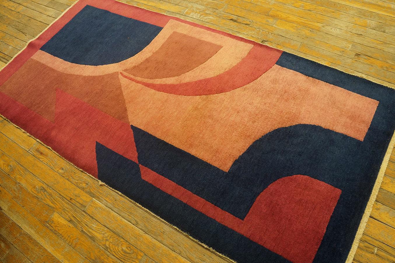 1920s Chinese Art Deco Carpet with Modernist Design (2'10'' x 5'9'' - 86 x 175) In Good Condition For Sale In New York, NY