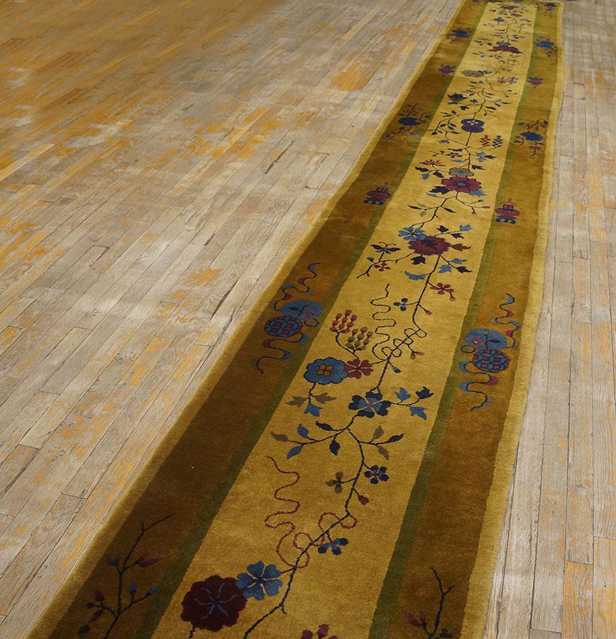 Hand-Knotted 1920s Chinese Art Deco Carpet ( 2' 6'' x 19' 3'' - 76 x 586 cm ) For Sale