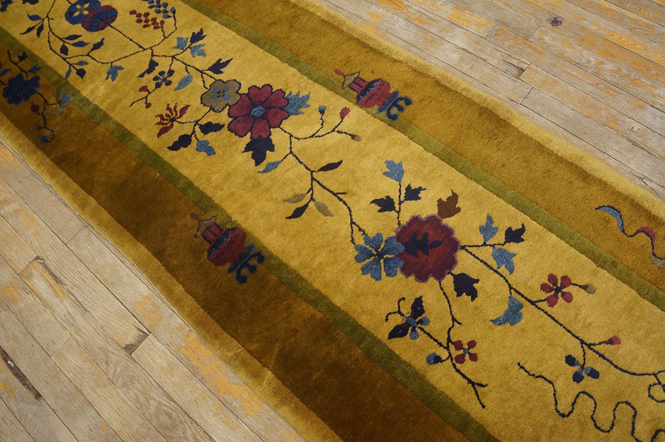 Lana Tappeto cinese Art Deco degli anni '20 ( 2' 6'' x 19' 3'' - 76 x 586 ) in vendita