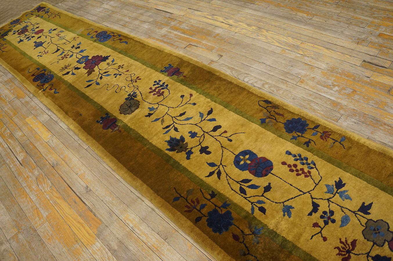 Tappeto cinese Art Deco degli anni '20 ( 2' 6'' x 19' 3'' - 76 x 586 ) in vendita 1