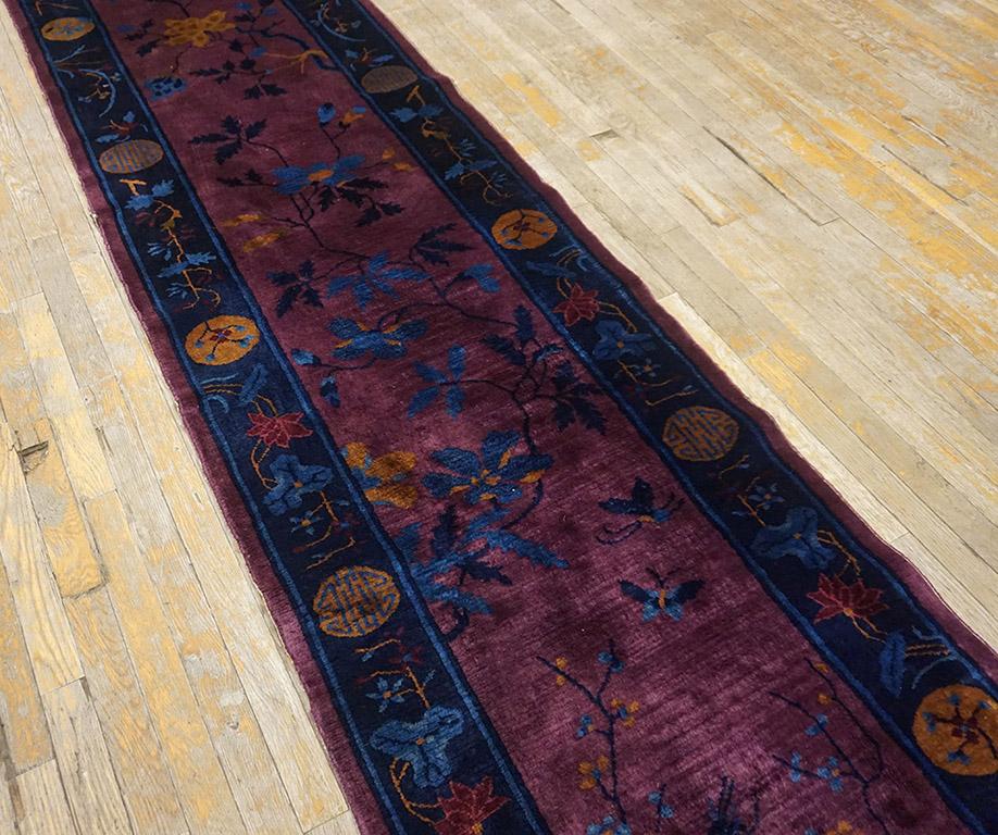 Chinesischer Art-Déco-Teppich aus den 1920er Jahren ( 2''9 x 13''10 - 84 x 422) (Wolle) im Angebot