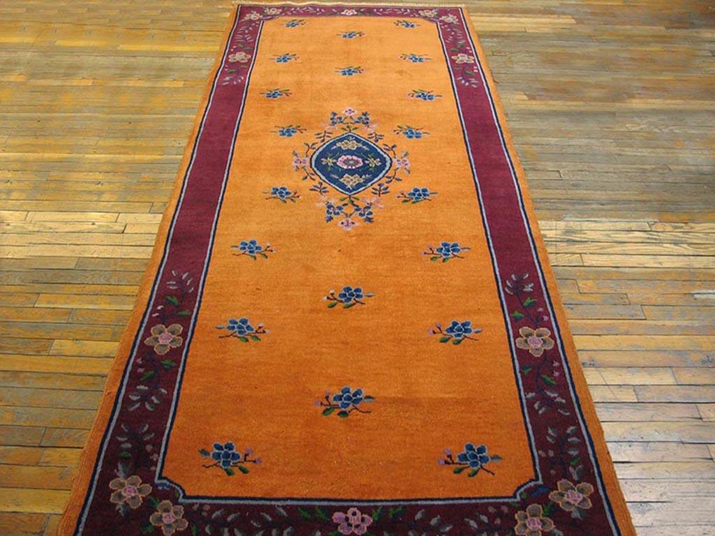 Wool 1920s Chinese Art Deco Carpet ( 4 x 10' - 122 x 305 ) For Sale