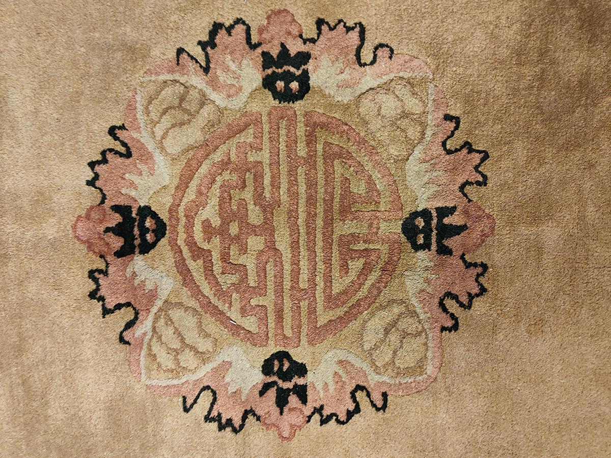 Chinesischer Art-Déco-Teppich aus den 1920er Jahren ( 4''2 x 7'' - 127 x 213) (Handgeknüpft) im Angebot