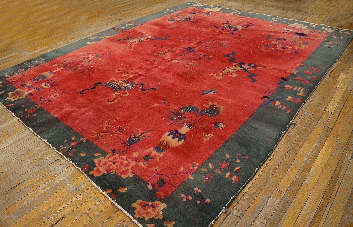1920s Chinese Art Deco Carpet ( 8' 10'' x 11' 2'' - 270 x 340 cm )  In Good Condition For Sale In New York, NY