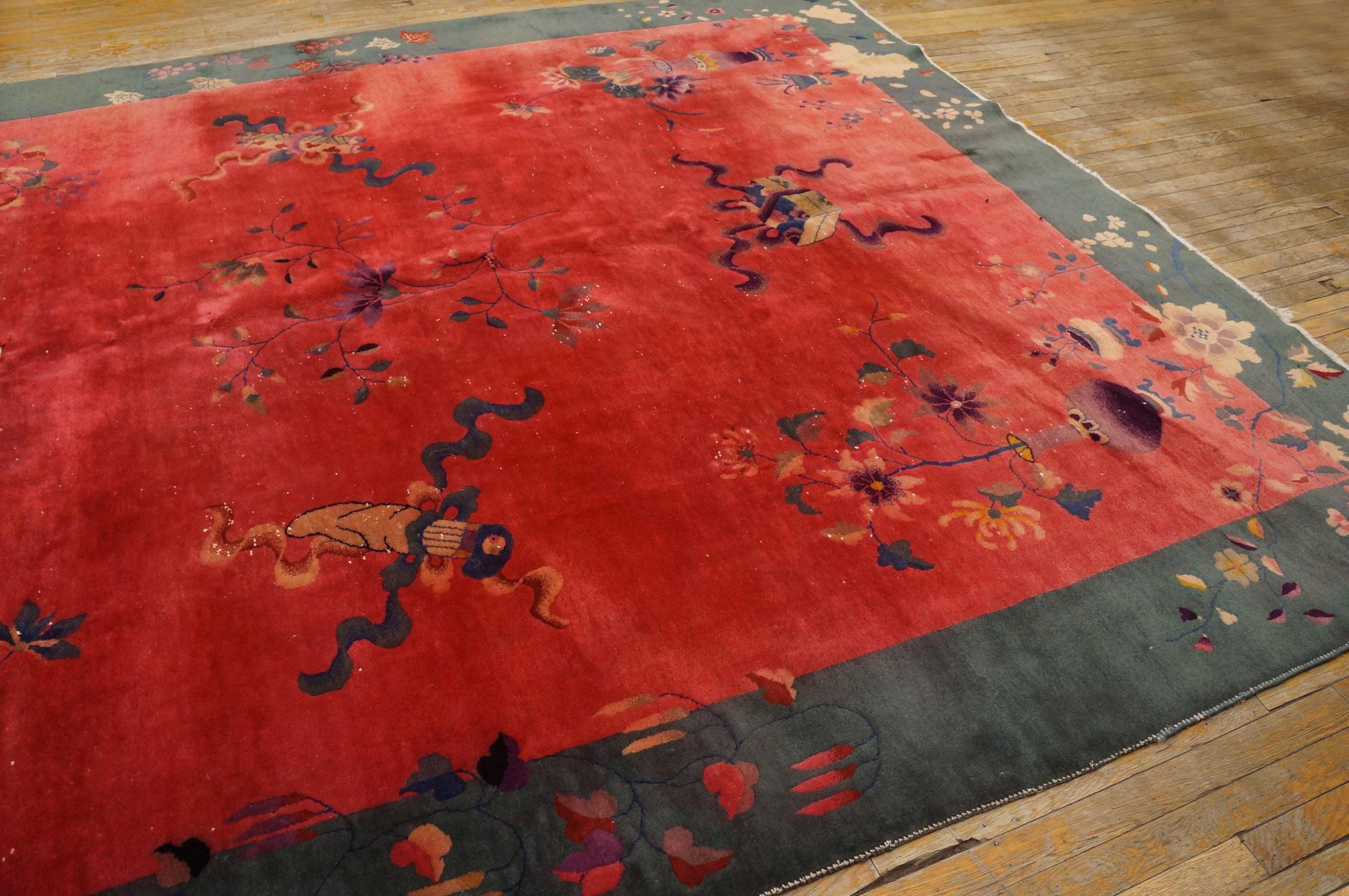 Chinesischer Art-déco-Teppich aus den 1920er Jahren ( 8' 10'' x 11' 2'' - 270 x 340 cm) (Frühes 20. Jahrhundert) im Angebot