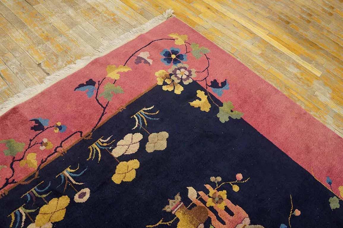 Chinesischer Art-Déco-Teppich aus den 1920er Jahren ( 8'10 Zoll x 11'9 Zoll - 269 x 358 cm) (Handgeknüpft) im Angebot