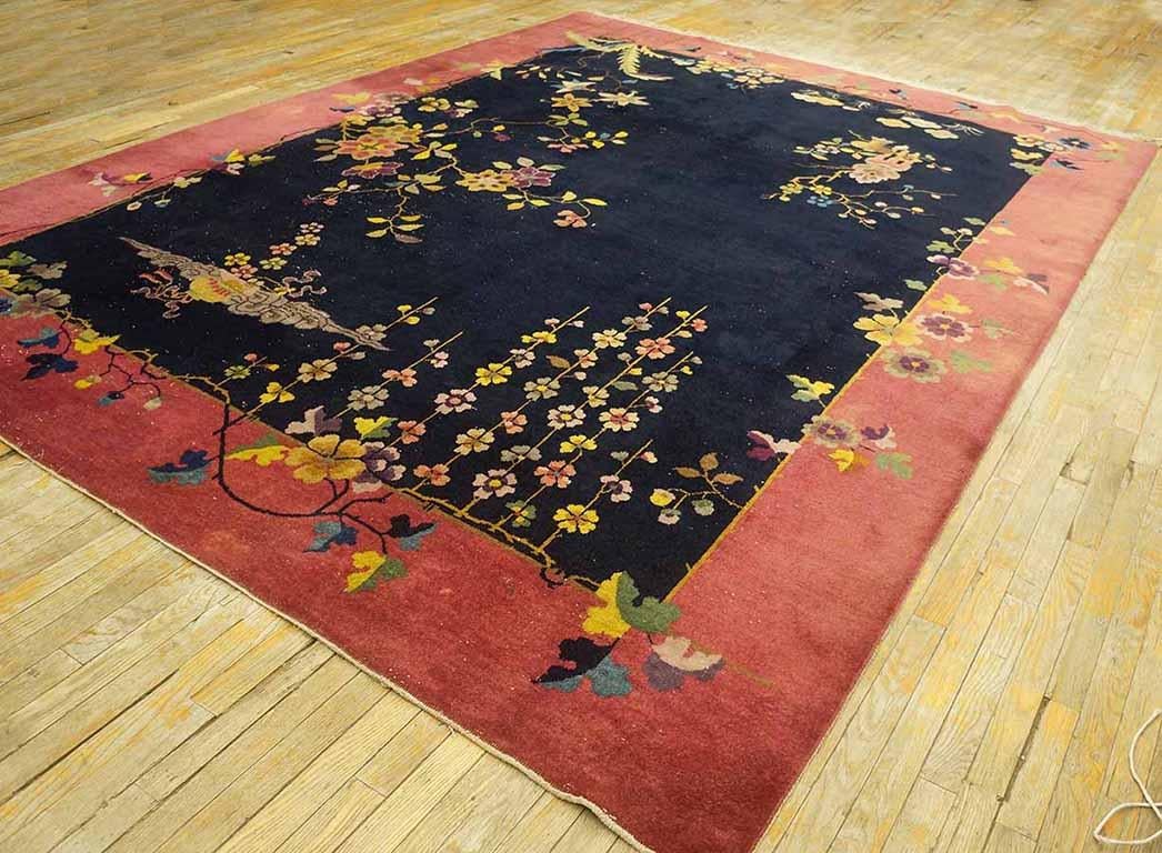 Chinesischer Art-Déco-Teppich aus den 1920er Jahren ( 8'10 Zoll x 11'9 Zoll - 269 x 358 cm) im Zustand „Gut“ im Angebot in New York, NY