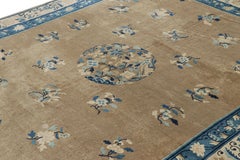 Alfombra antigua china Art Decó, beige y azul con motivos florales - Rug & Kilim