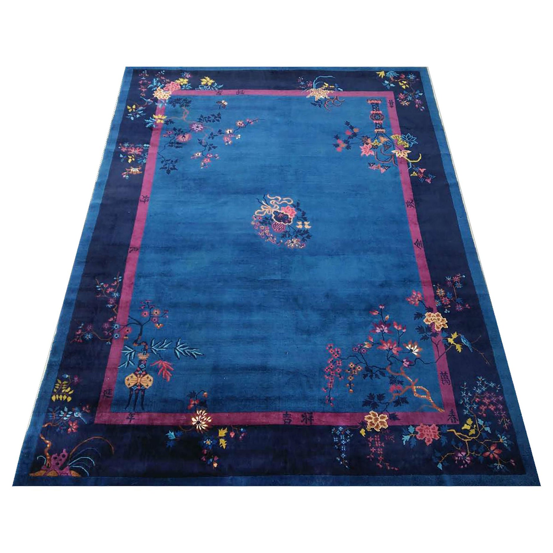 Grand fond bleu avec design floral Tapis ancien chinois Art Déco