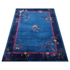 Grand fond bleu avec design floral Tapis ancien chinois Art Déco