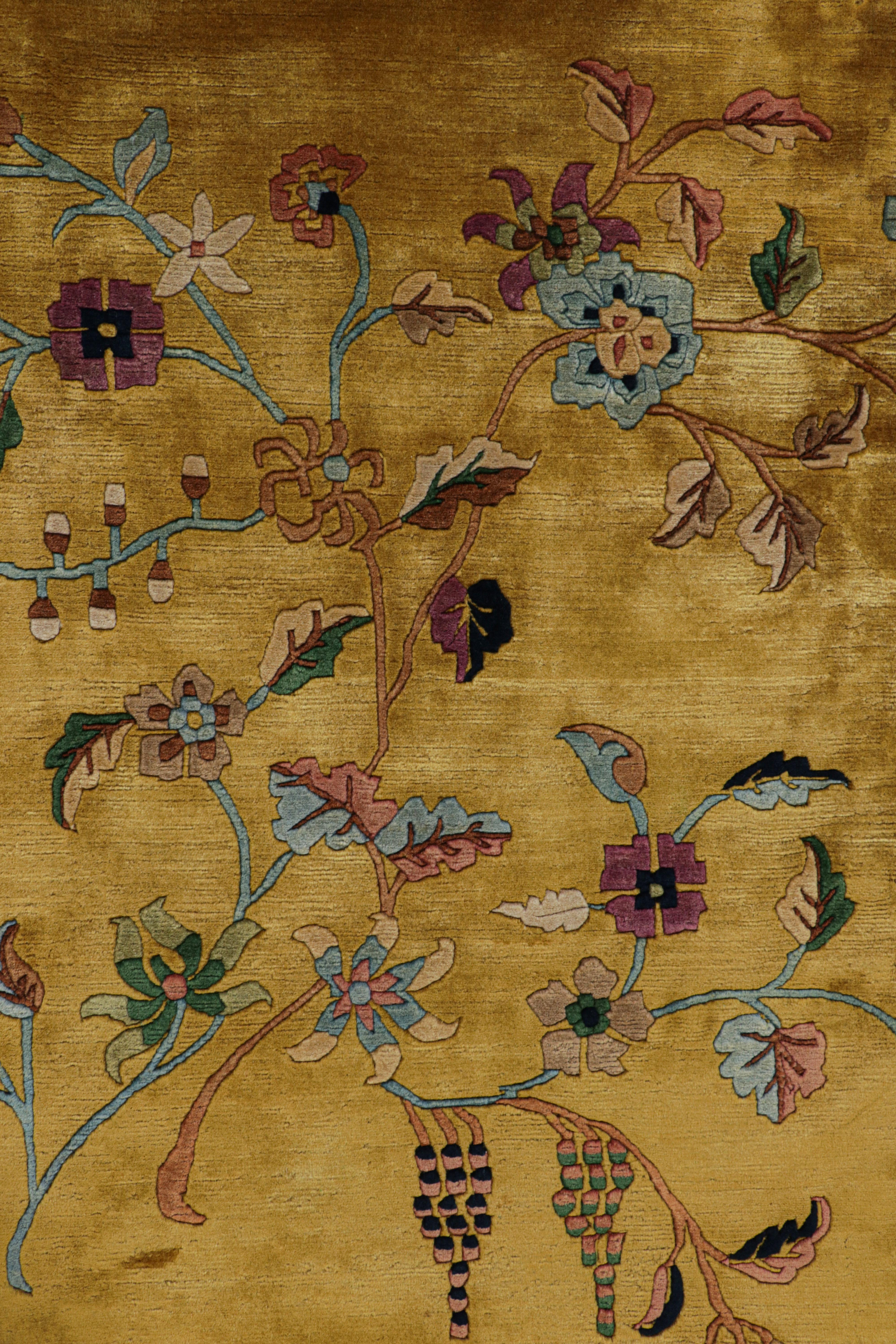 Early 20th Century Antique Chinese Art Deco Rug, Gold and Green with Floral Patterns - Rug & Kilim For Sale