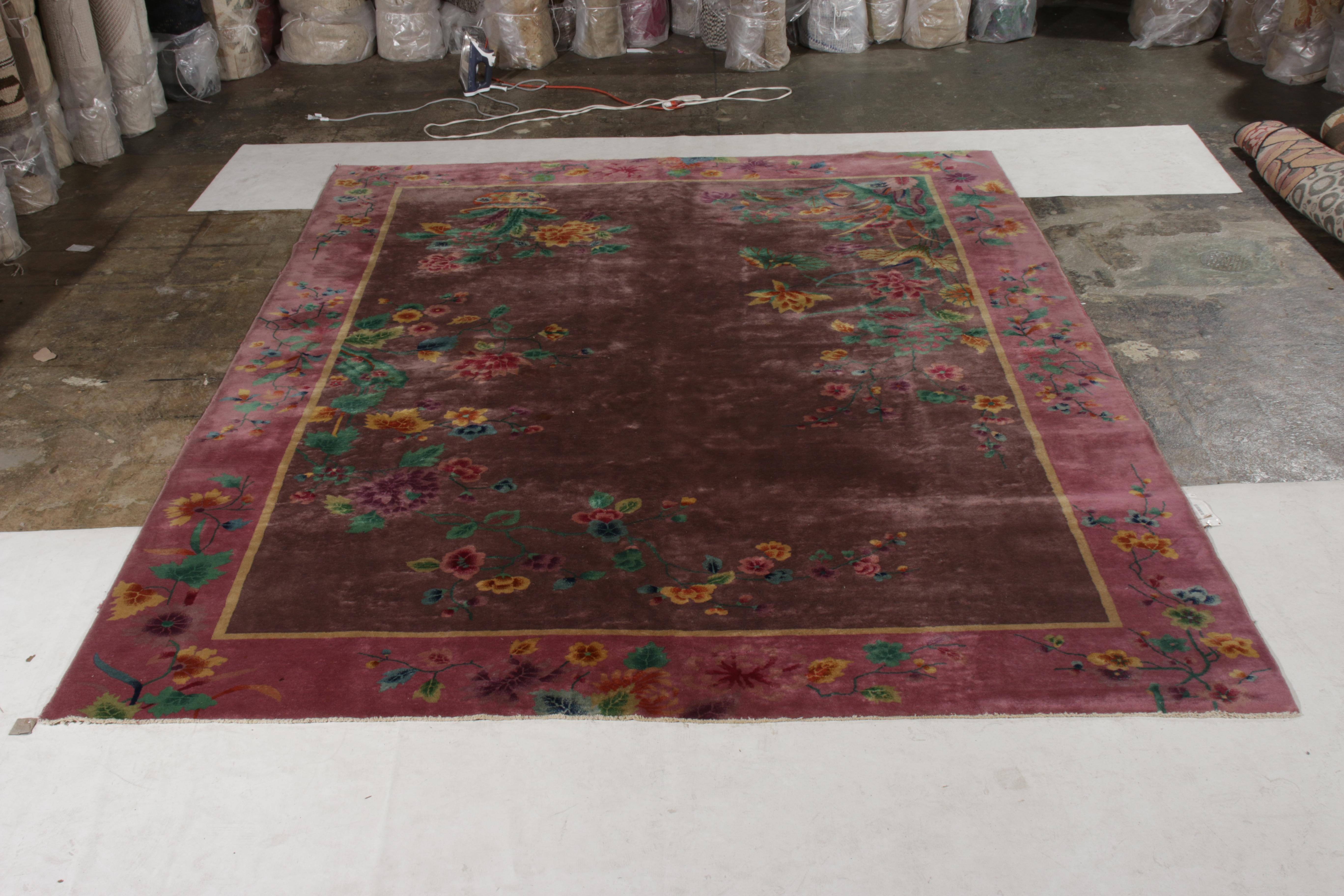 Art déco Tapis chinois Art Déco ancien violet en laine et soie par Rug & Kilim en vente