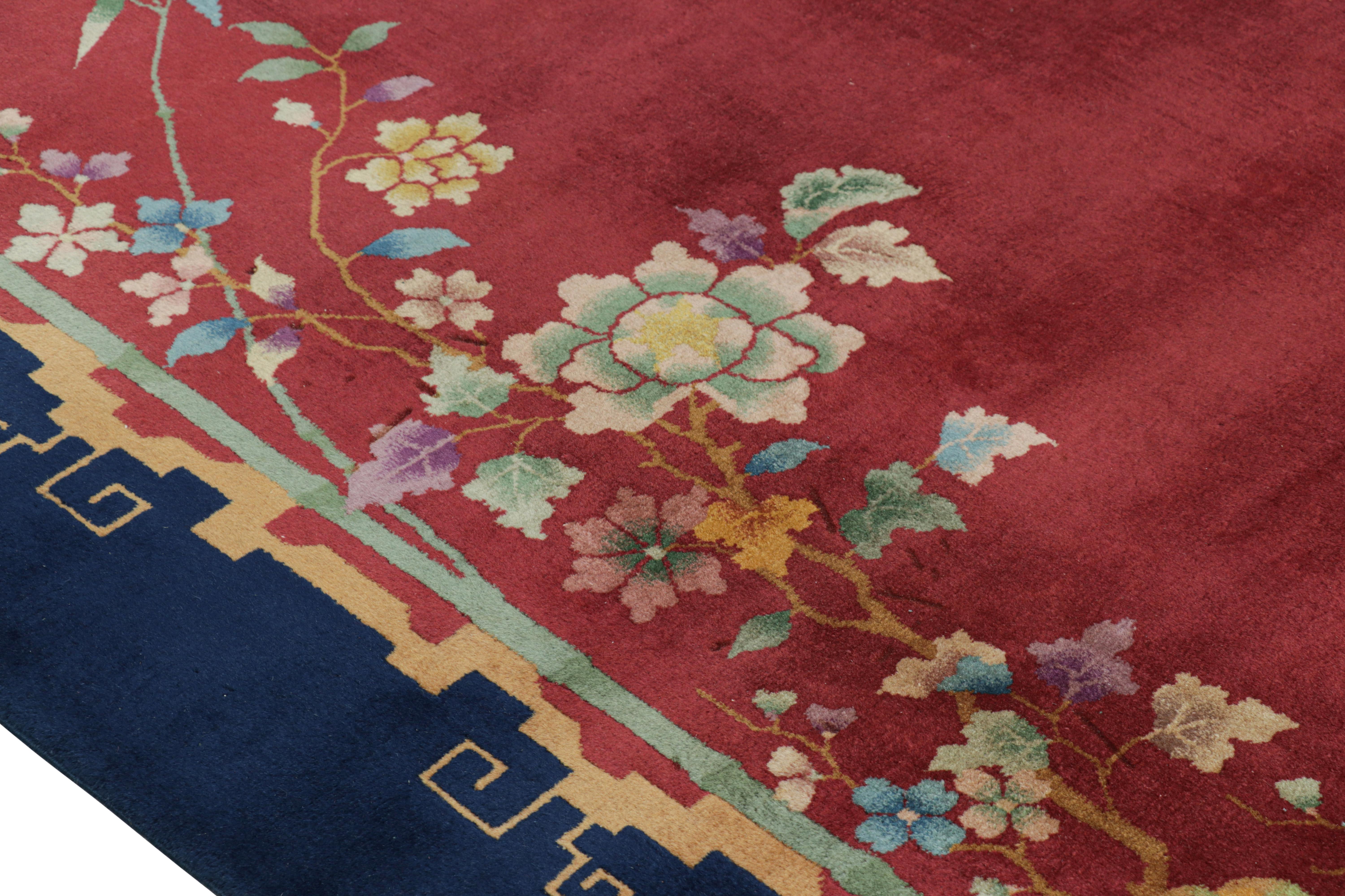 Chinois Tapis Art déco chinois ancien rouge avec motifs floraux  Rug & Kilim en vente