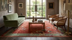 Tappeto cinese d’epoca in stile Art Déco nei toni del rosso rubino e del verde sage con bouquet floreali