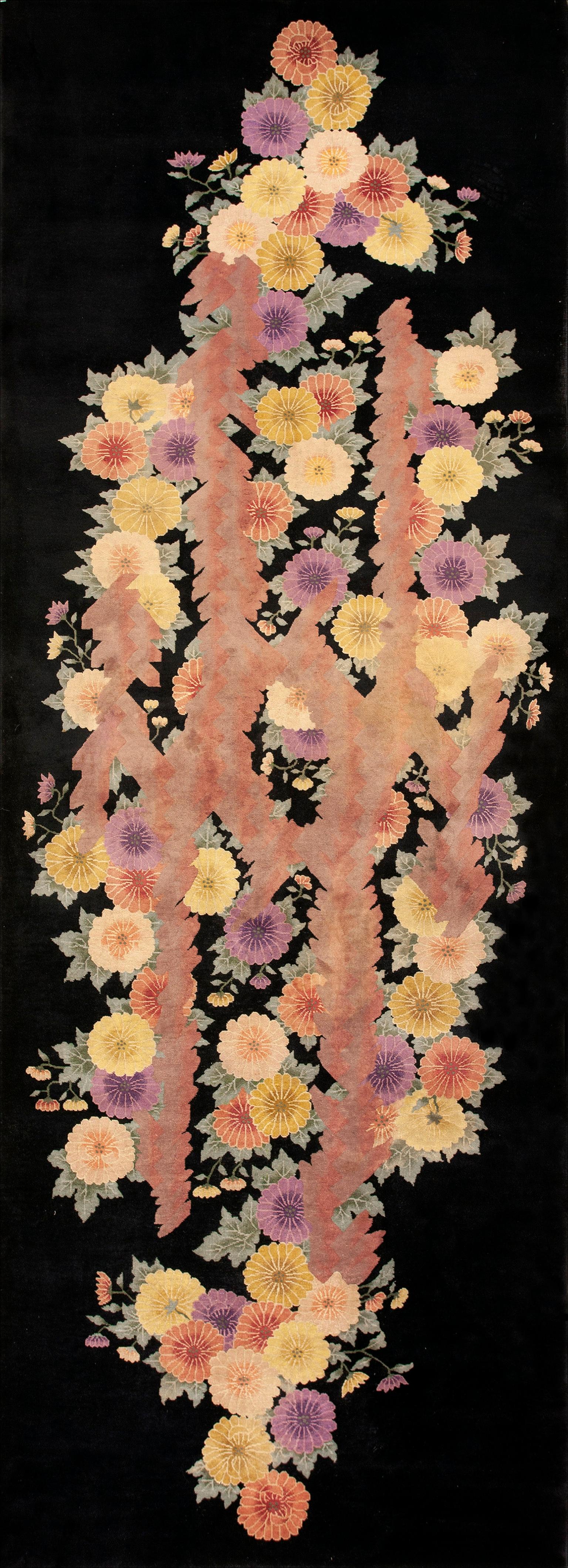 1920s Chinese Art Deco Carpet By Nichols Workshop ( 5' 9" x 16' - 175 x 488 cm ) For Sale