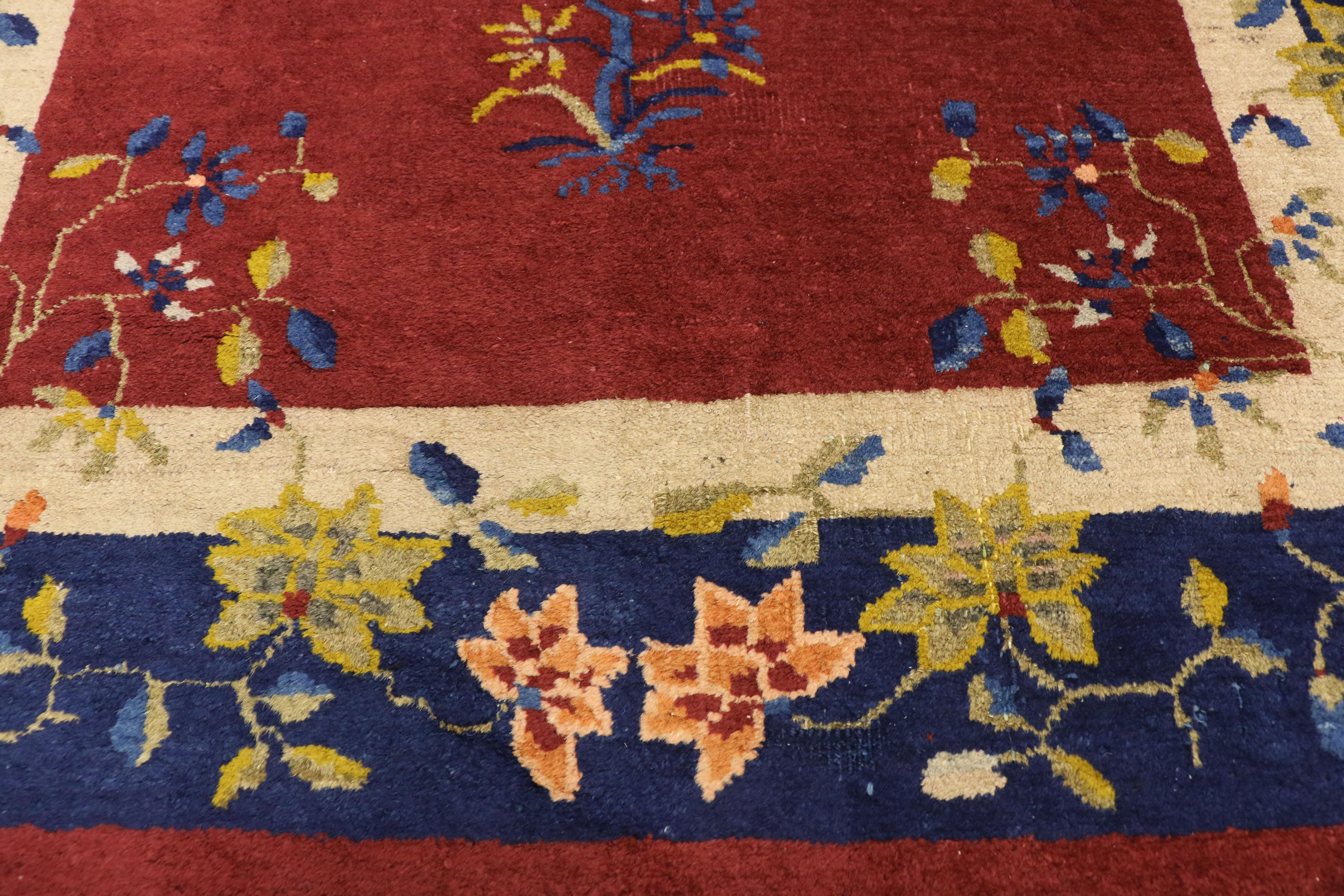 Antique Chinese Art Deco Style Accent Rug In Good Condition For Sale In Dallas, TX