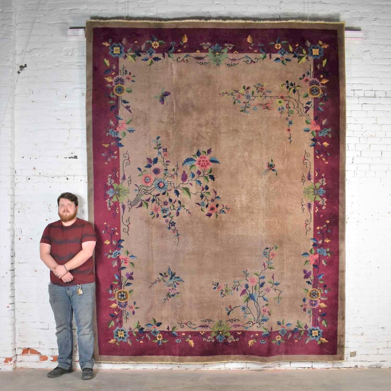 Antiker chinesischer handgefertigter Art-Déco-Teppich aus Wolle in Taupe mit Magentabordüre im Angebot 5