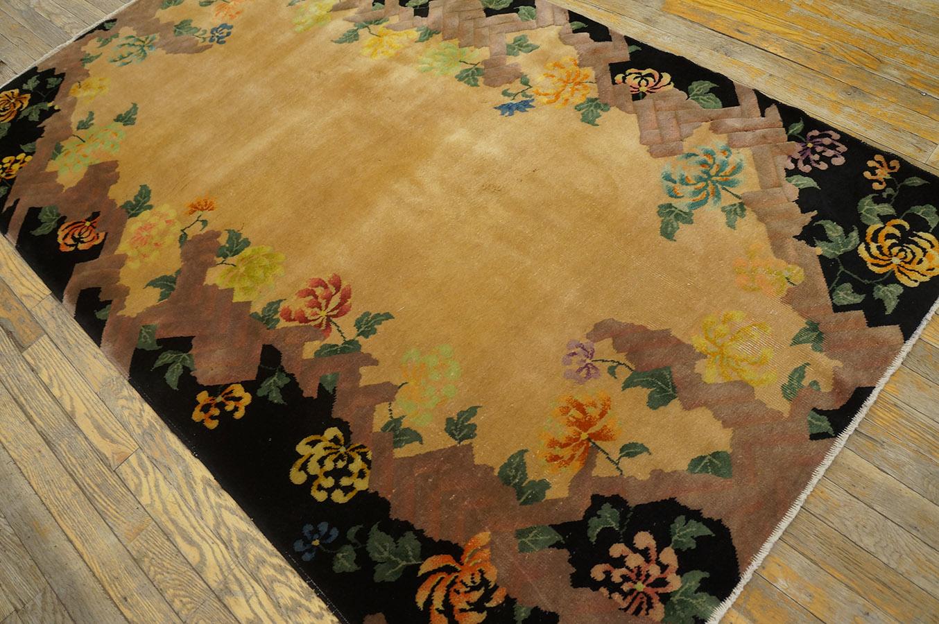 Wool 1920s Chinese Art Deco Rug by Nichols Workshop ( 4' x 6'8'' - 122 x 203 ) For Sale