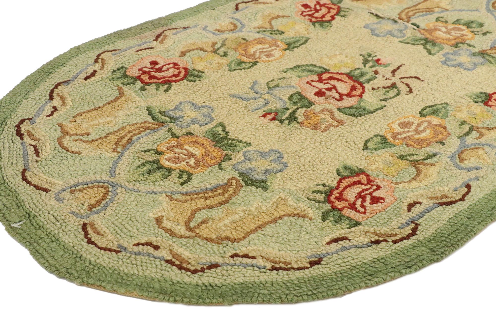71006 Alfombra china antigua con ganchos Aubusson Floral, 02'00 X 02'11. Las antiguas alfombras chinas de gancho con motivos florales y diseño Aubusson son cautivadoras piezas decorativas que combinan el arte tradicional chino con la sofisticada