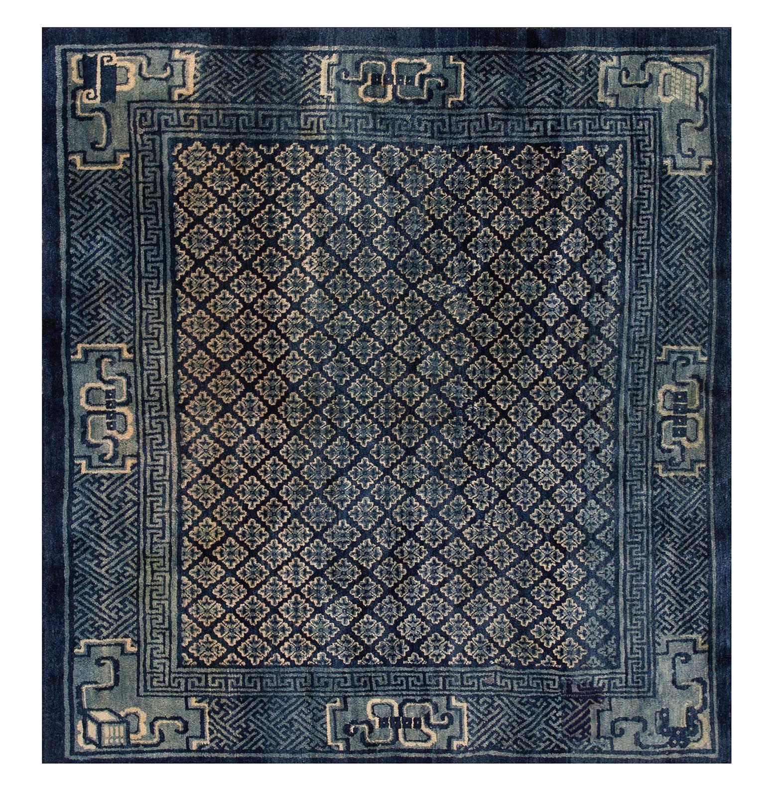 Chinesischer Baotou-Teppich des frühen 20. Jahrhunderts (  6'2" x 6'10" - 188 x 208 )