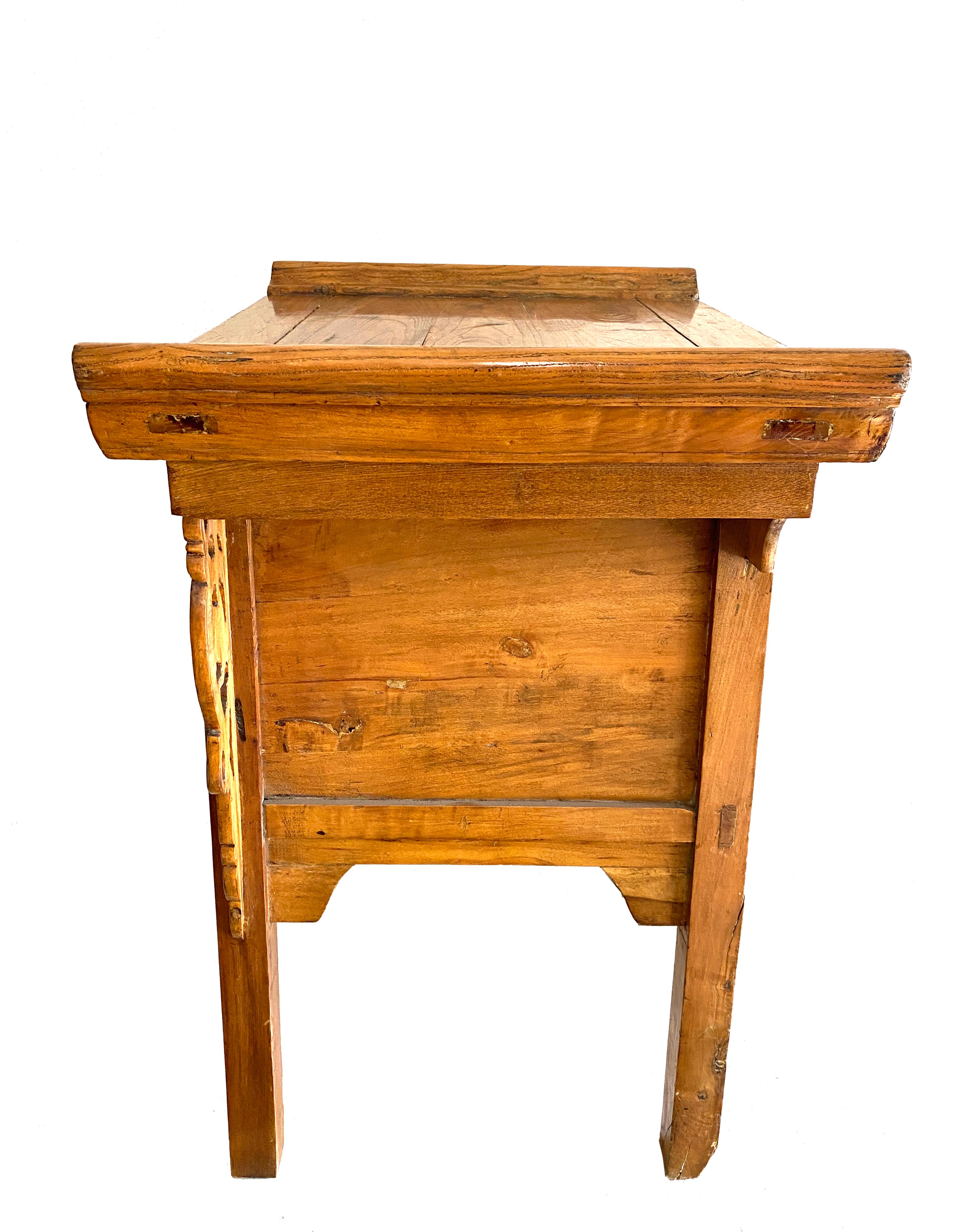 Antique Chinese Beech Hardwood Single Drawer Carved Coffer Table In Good Condition For Sale In Danville, CA