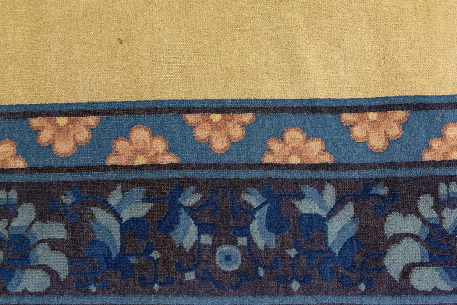 Alfombra china antigua de lana de Pekín de color beige, 1880-1900 Anudado a mano en venta