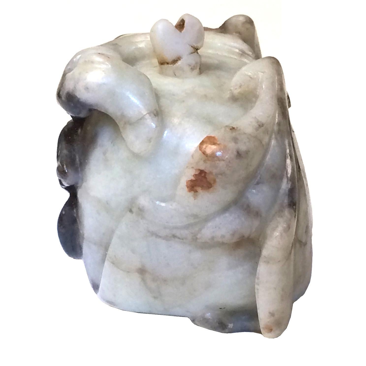 Antique Chinese Black-and-White Jade Pebble Snuff Bottle In Good Condition For Sale In Point Richmond, CA