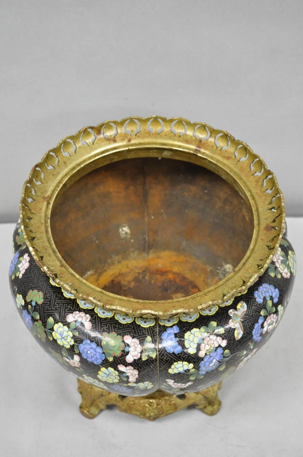 Bronzo Antico vaso cachepot cinese in bronzo con farfalla e fiori in smalto cloisonne nero in vendita