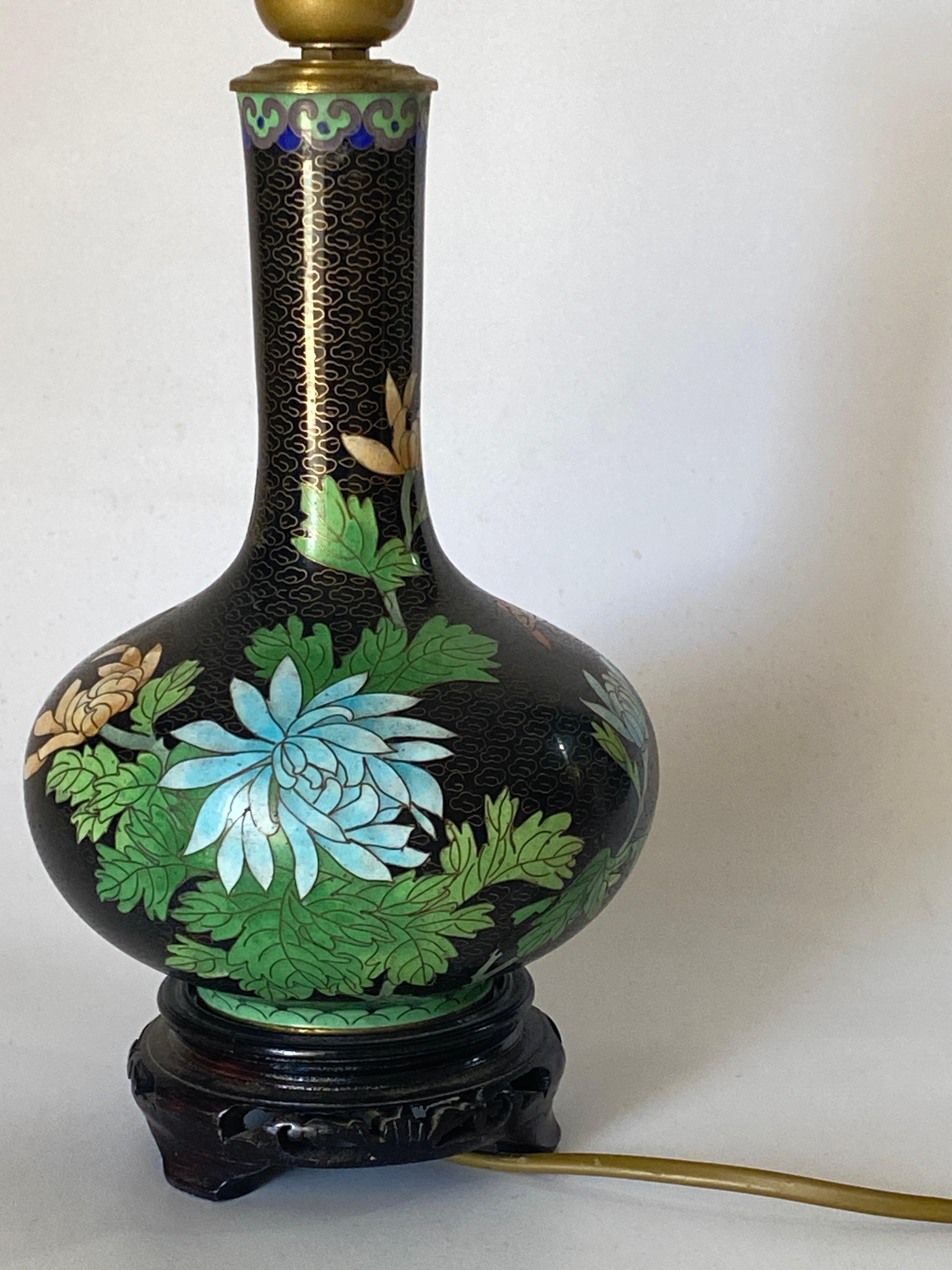 Ancienne lampe de table chinoise cloisonnée noire avec motif floral, Chine, vers 1890 en vente 2