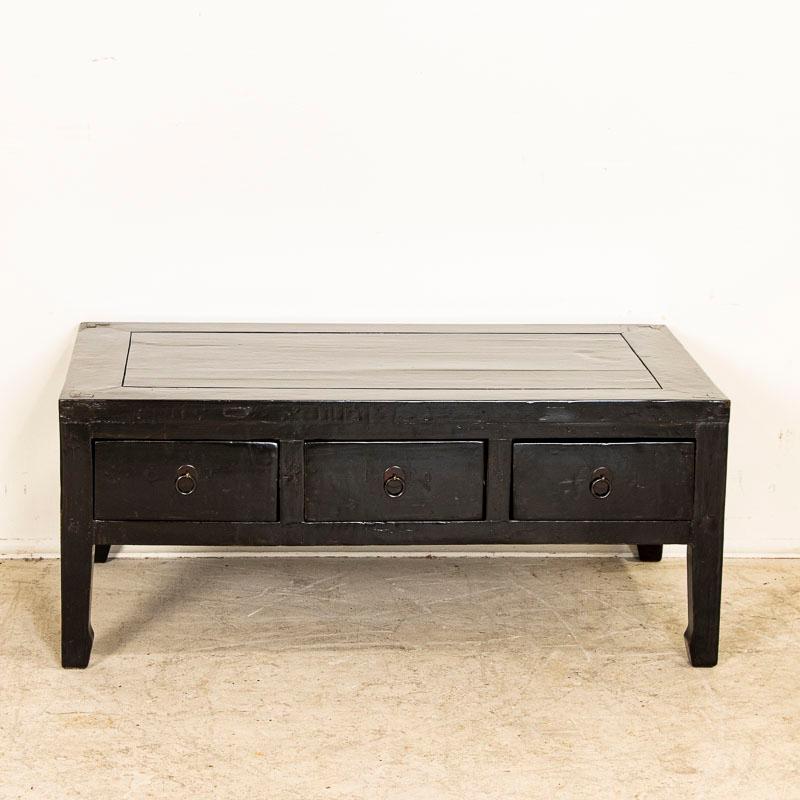 19th Century Antique Chinese Black Lacquer Coffee Table with 3 Drawers