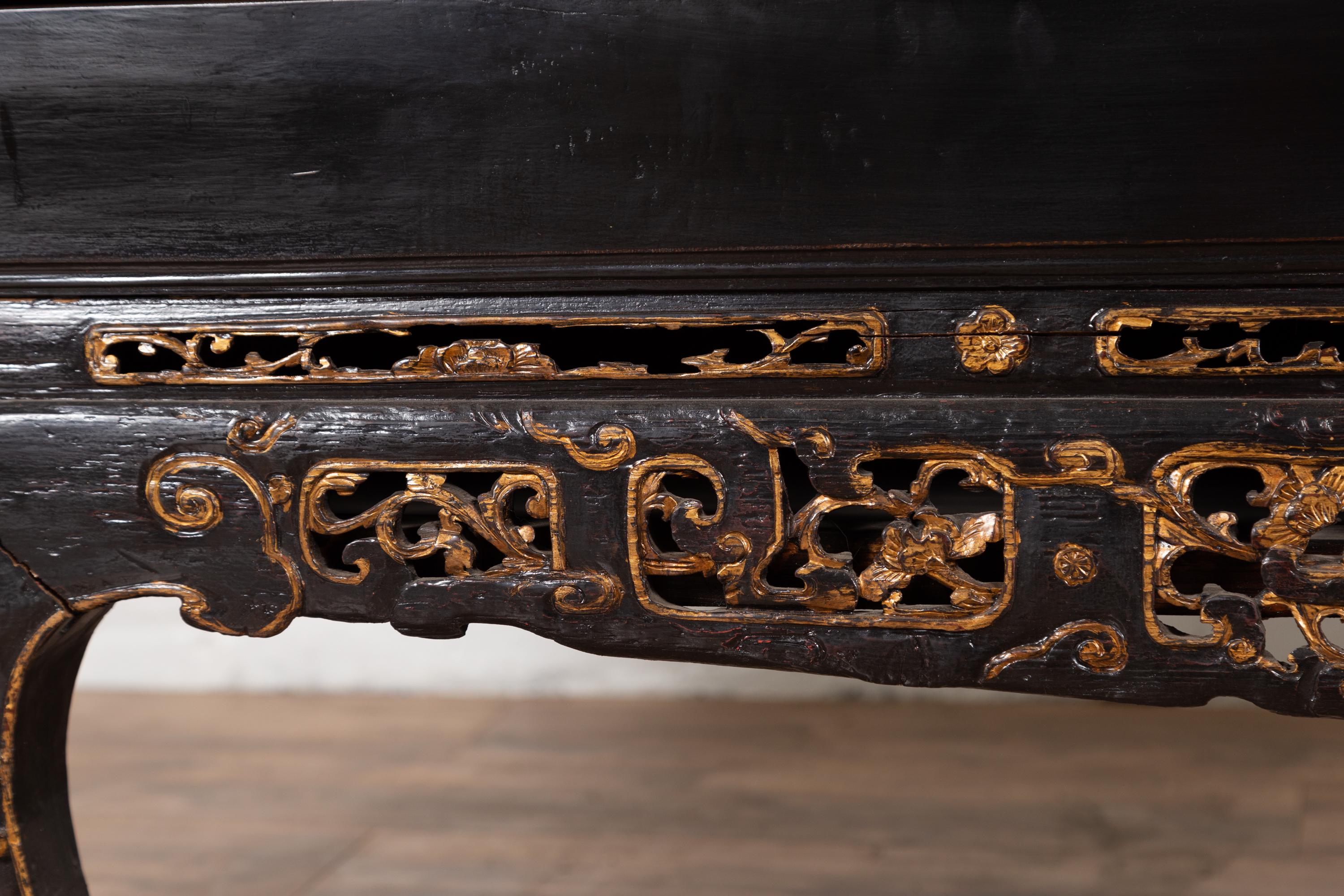 Antique Chinese Black Lacquered Bench with Hidden Storage and Gilt Décor In Good Condition In Yonkers, NY