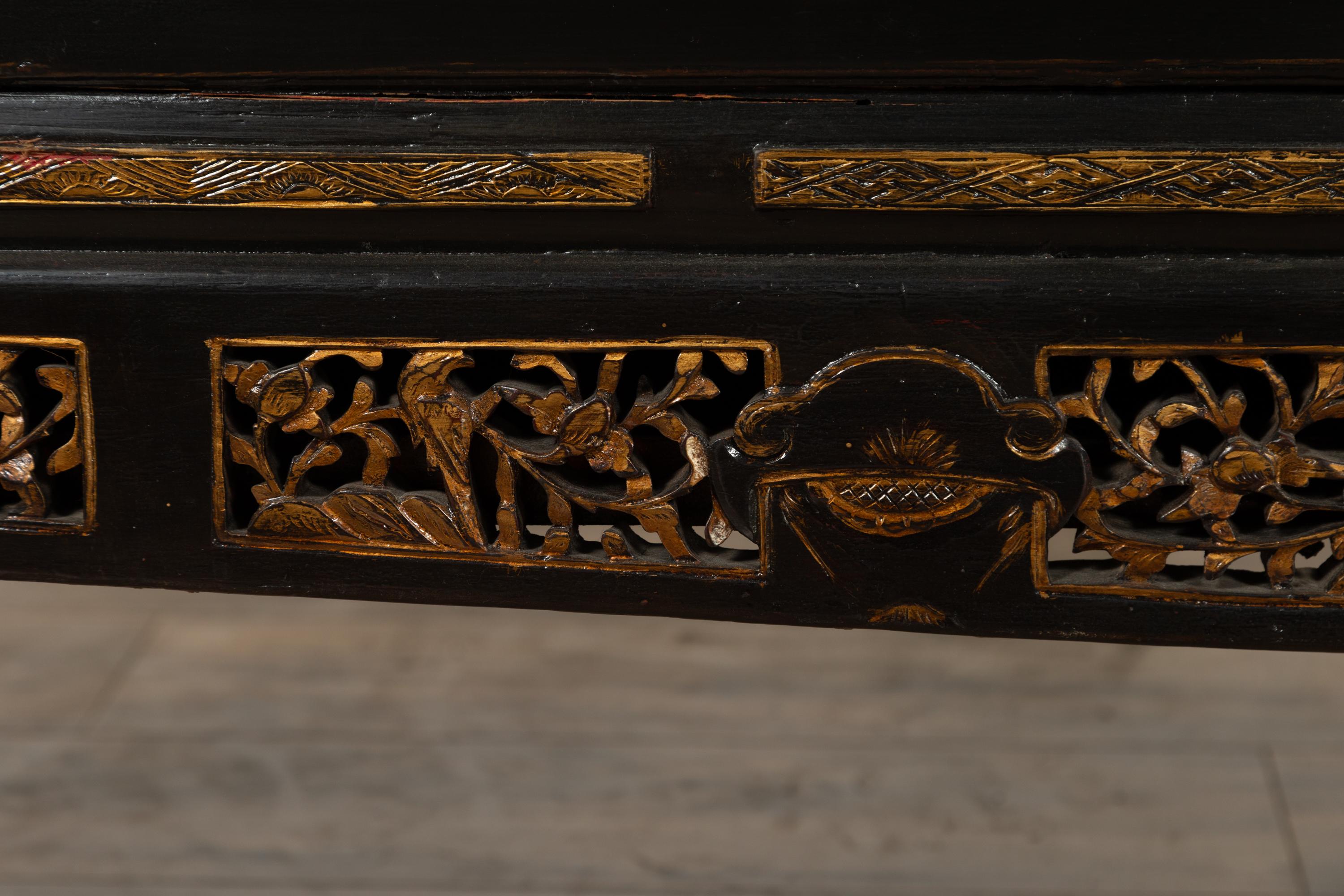 Antique Chinese Black Lacquered Bench with Hidden Storage, Rattan and Gilt Décor In Good Condition In Yonkers, NY